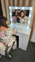 THE MAKEUP BAWSE | MAKEUP VANITY WITH LED LIGHTS