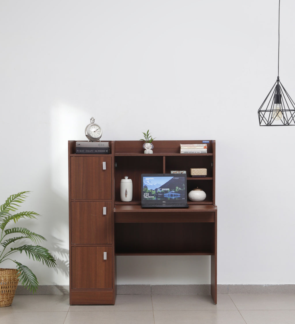 Rigato Walnut Elegance Desk with Hutch
