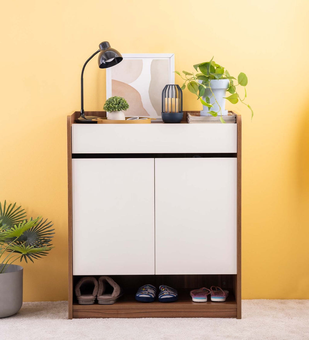 Ivory Elegance Shoe Stand