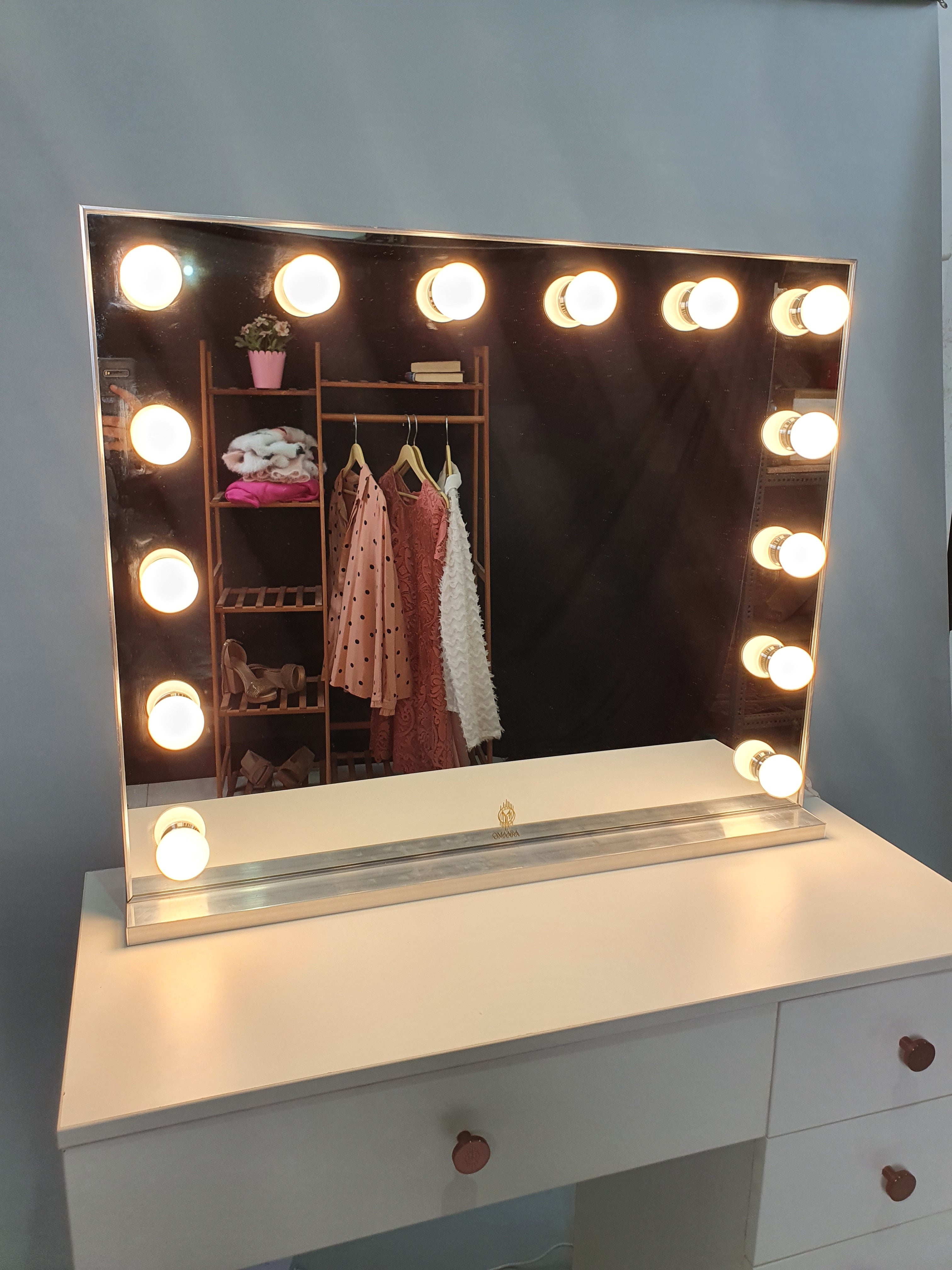 THE MAKEUP MINKA | Hollywood Makeup Mirror