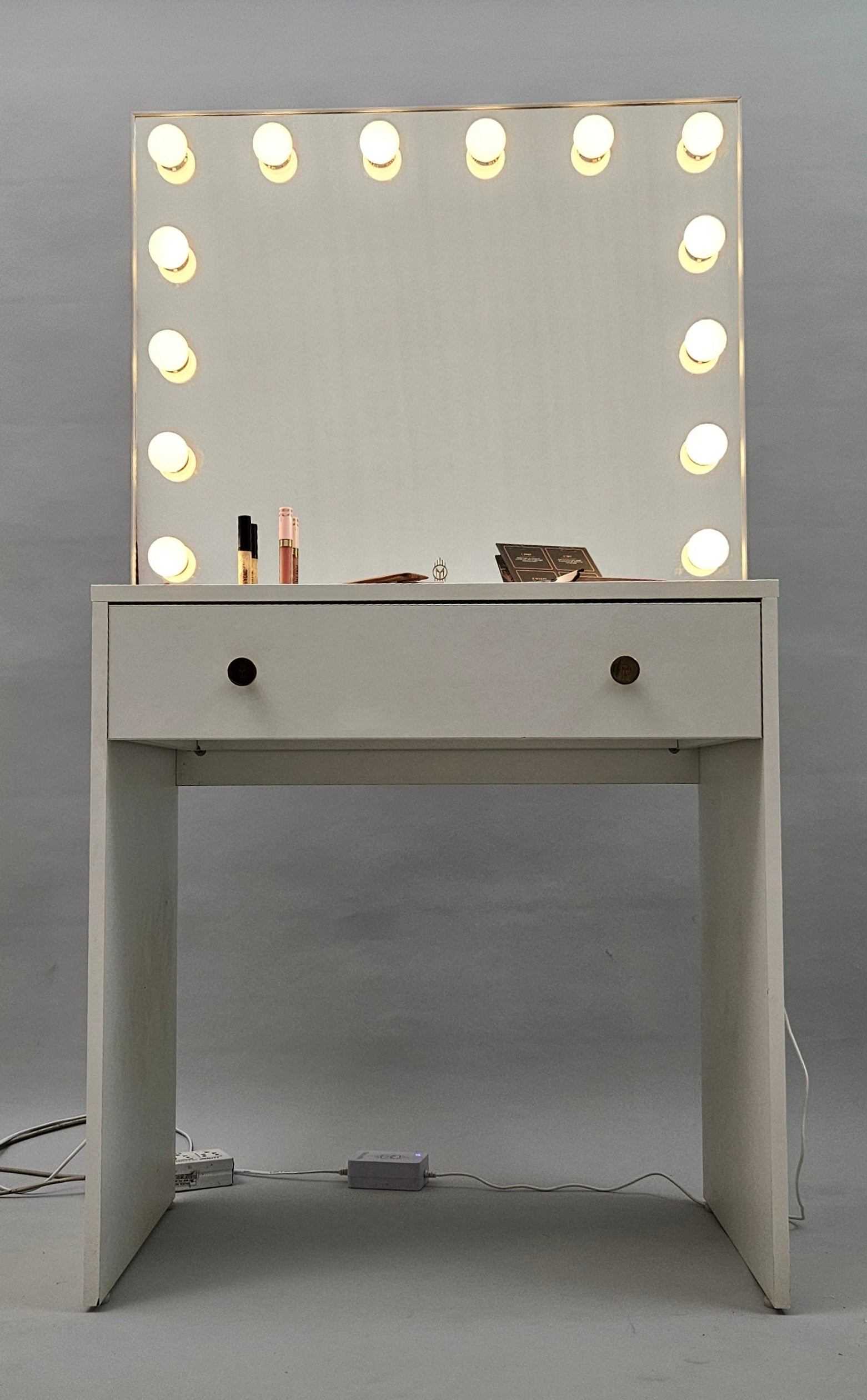 The Makeup Novice | Makeup Vanity with LED Lights