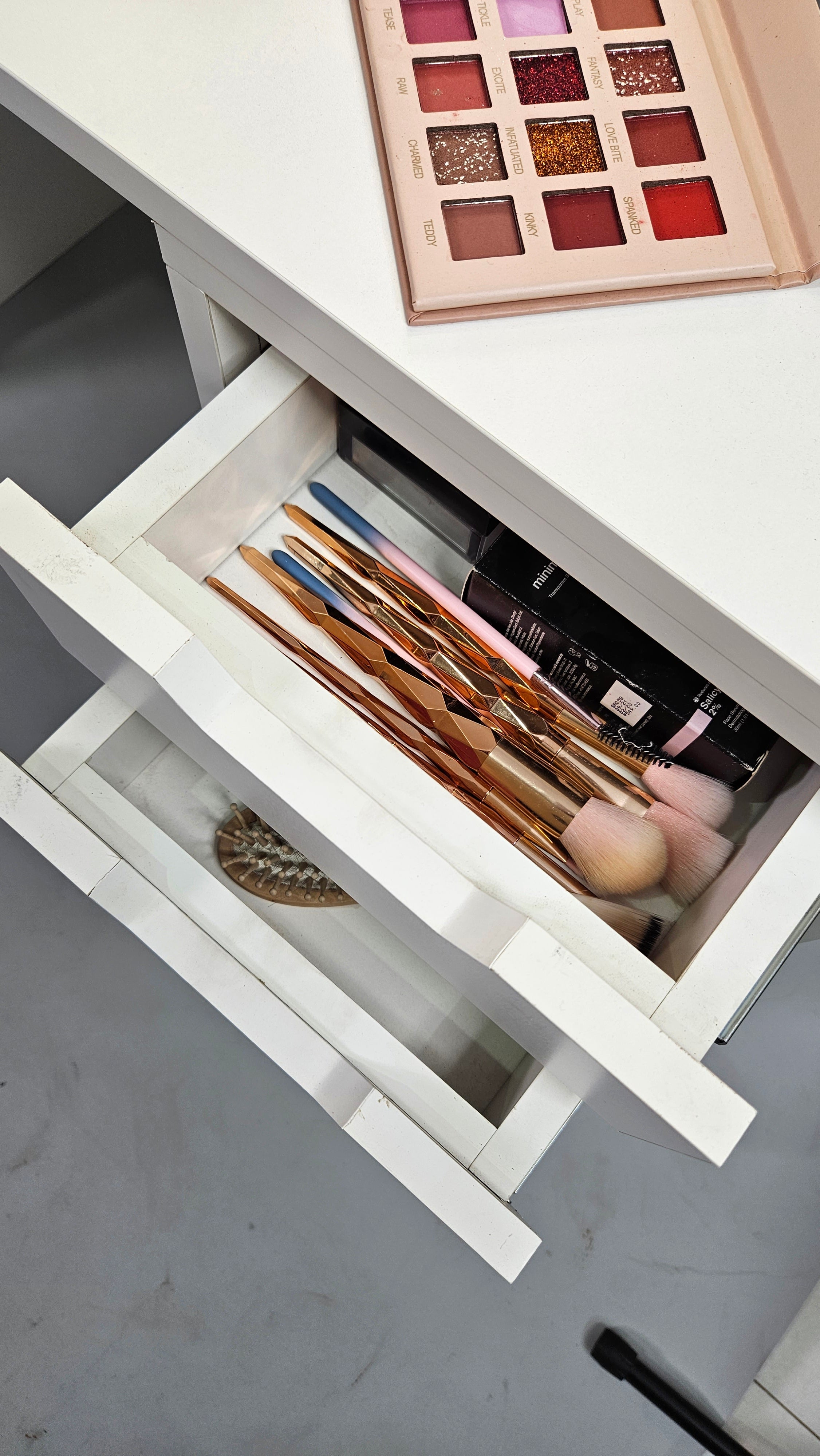 The Makeup Palette | Makeup Vanity Dressing Table