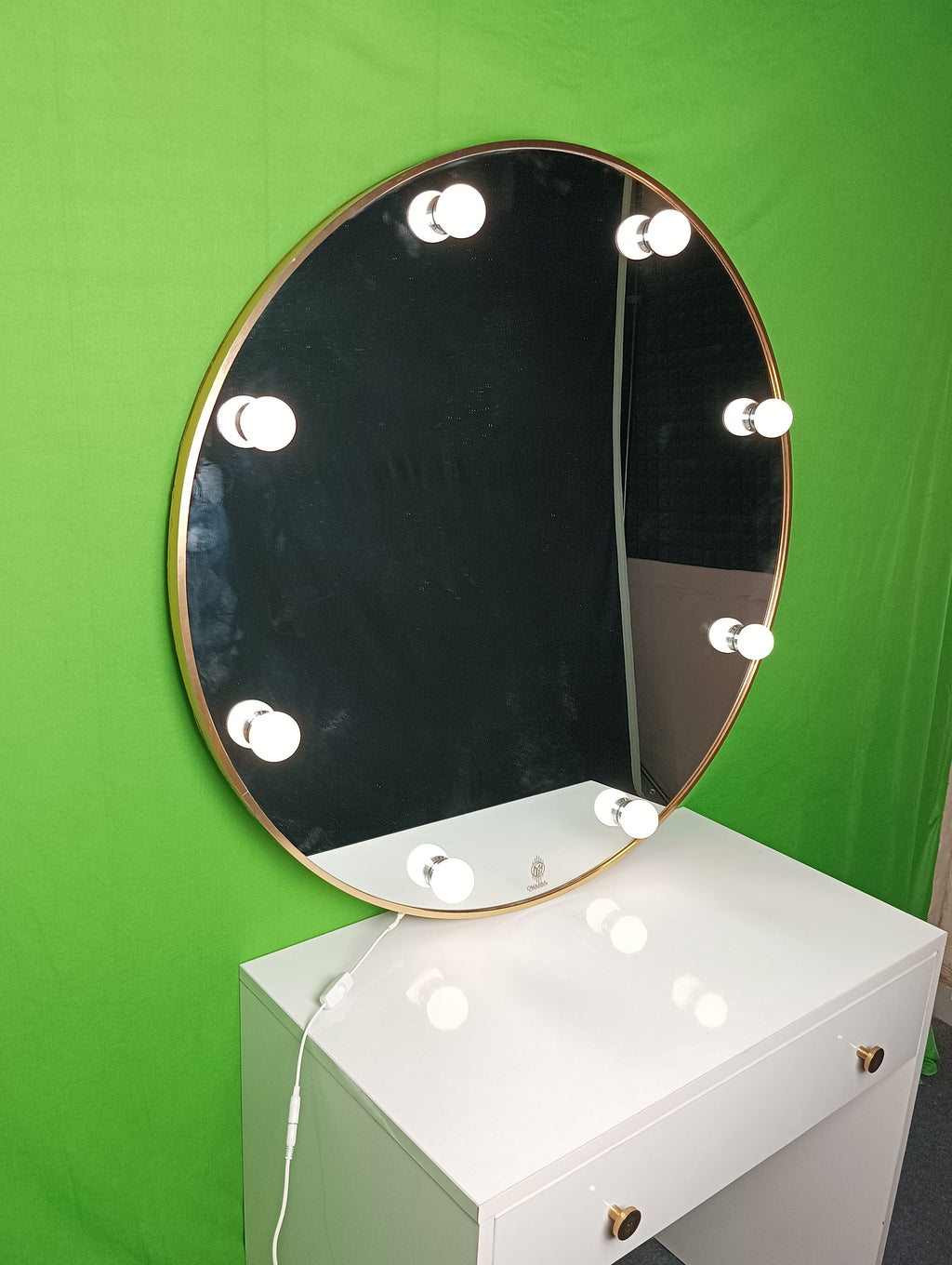 The Makeup Halo | Makeup Vanity with Light