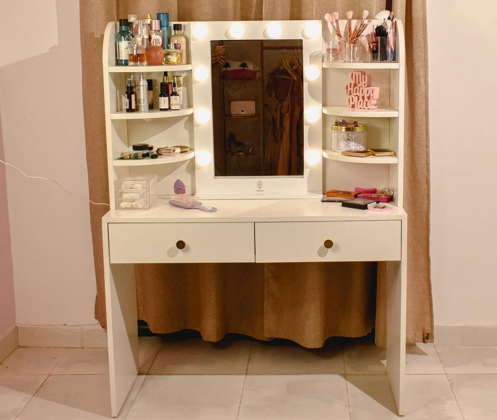 THE MAKEUP BOOTH | MAKEUP VANITY WITH LED LIGHTS - Omaara