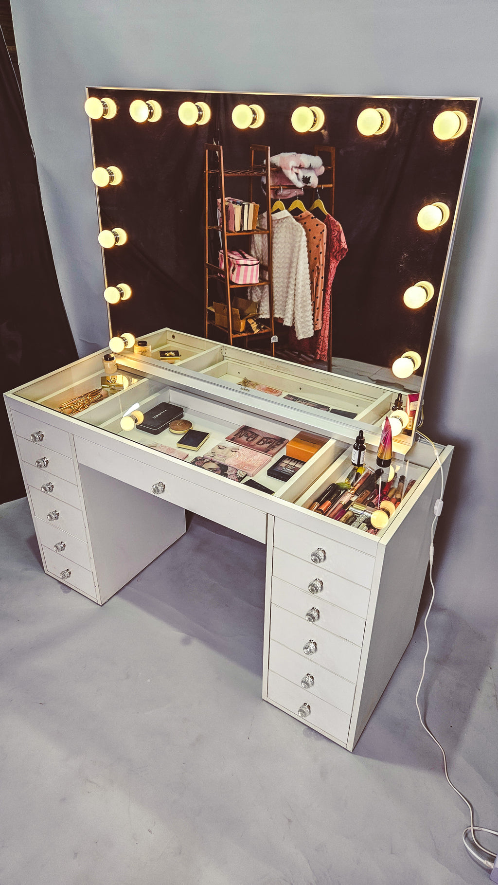 THE MAKEUP ENCHANTRESS | Makeup Vanity Dressing Table