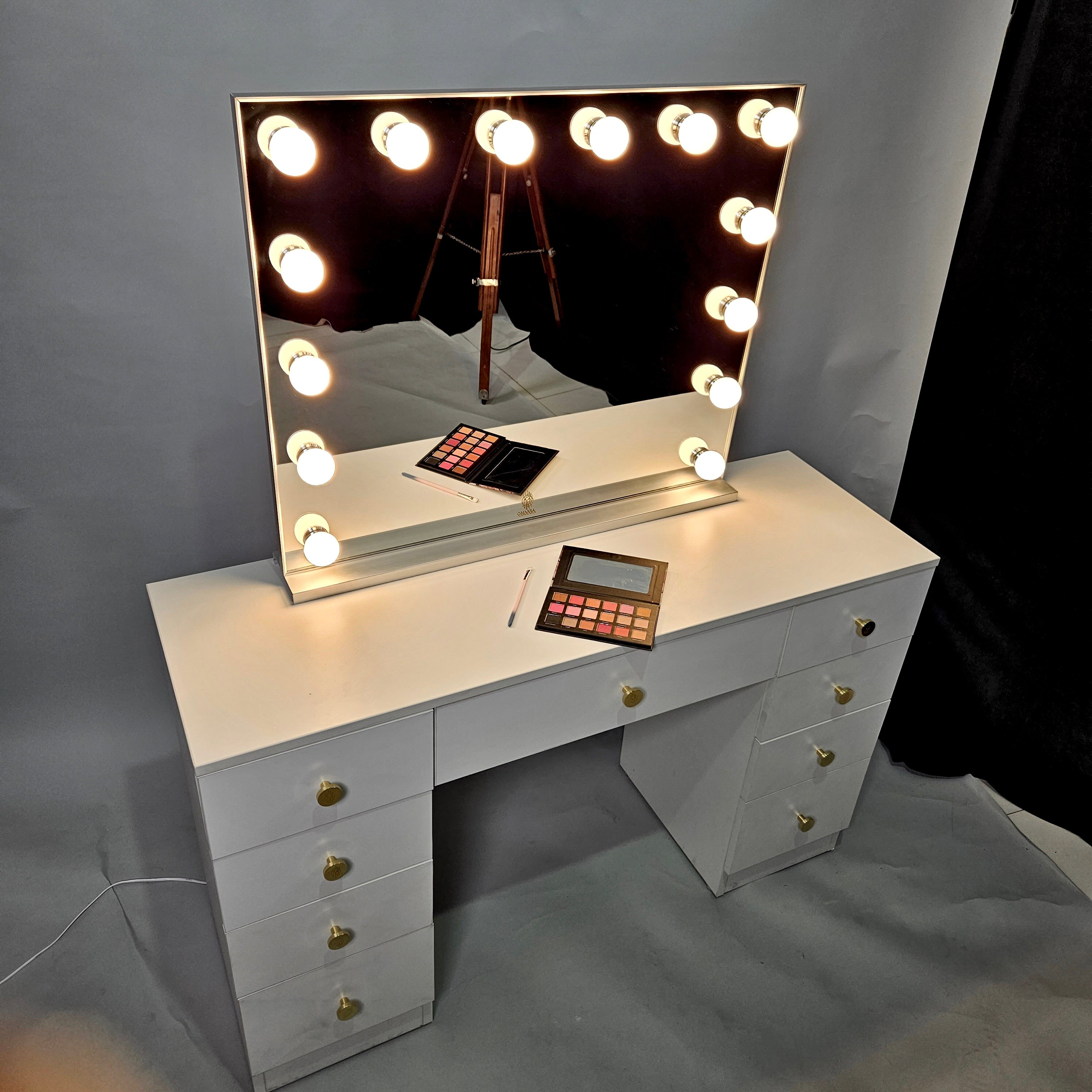 The Makeup Paradise | Makeup Vanity Dressing Table