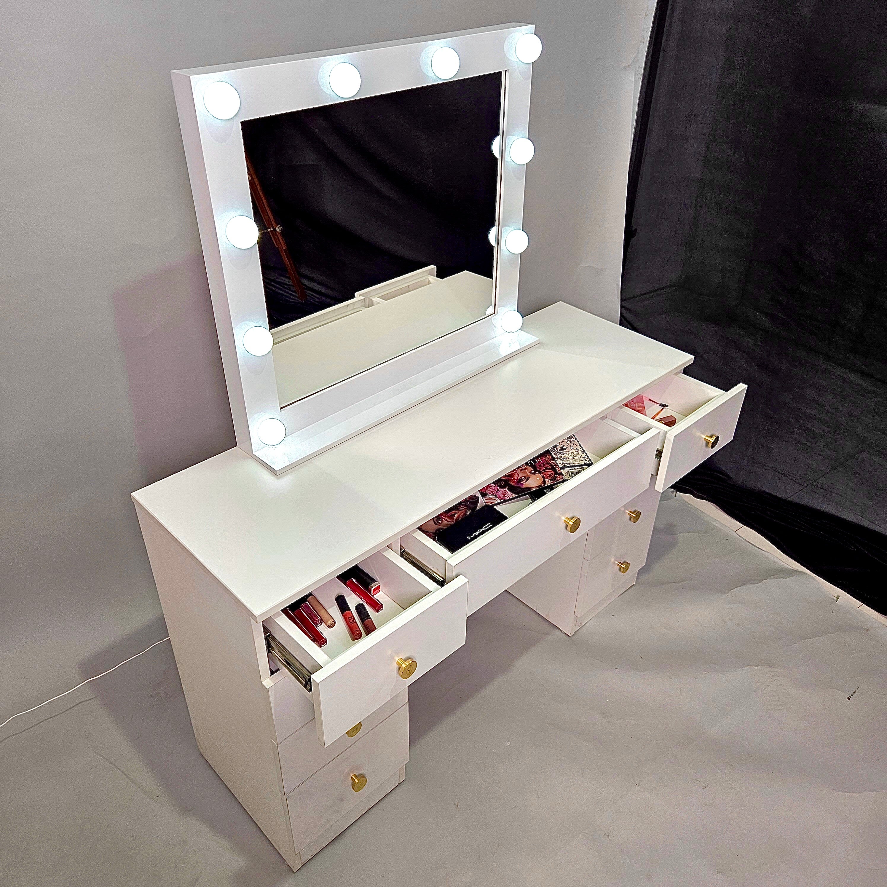 The Makeup Boutique | Makeup Vanity Dressing Table