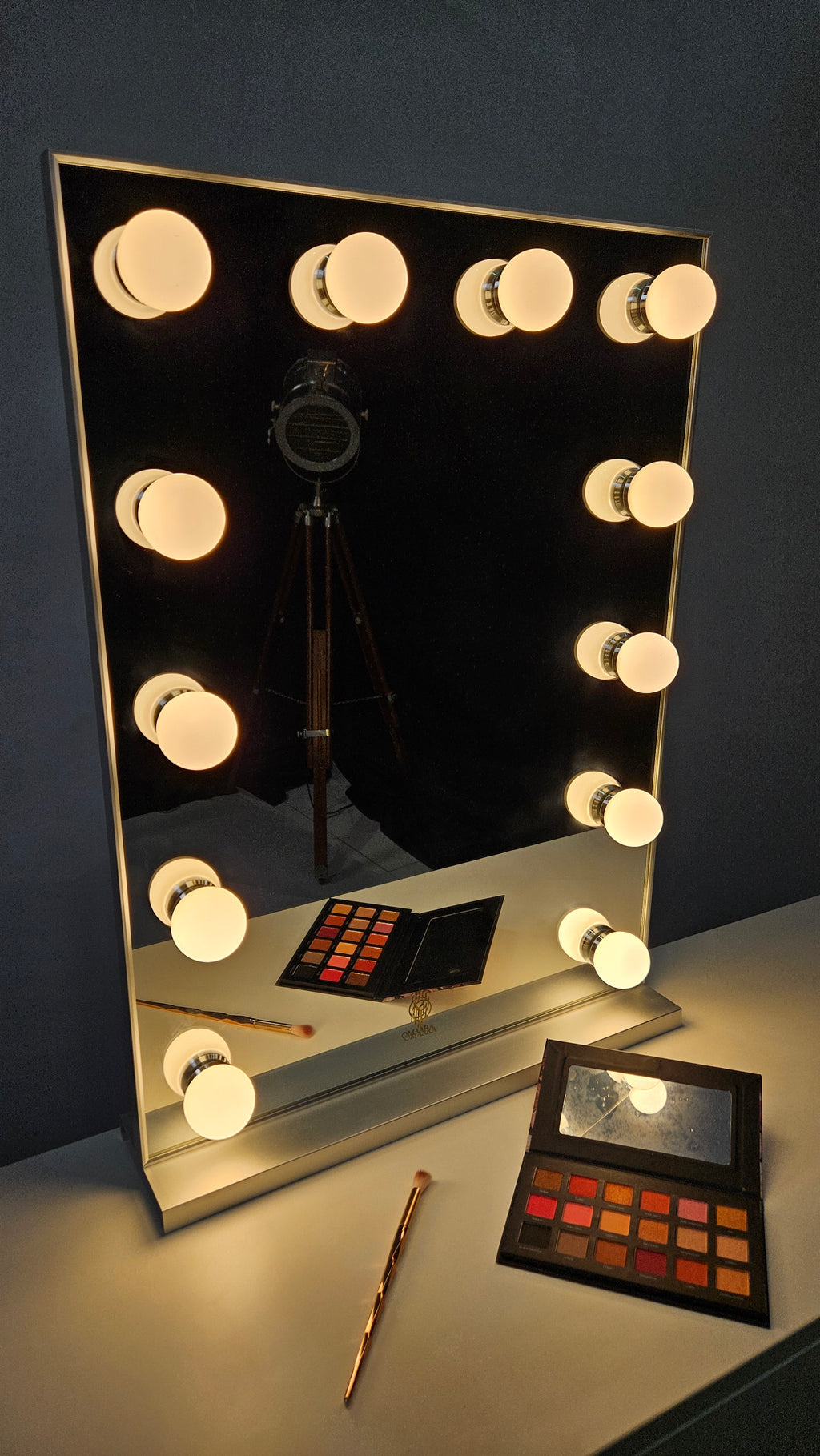 The Makeup Spotlight | Hollywood Makeup Mirror