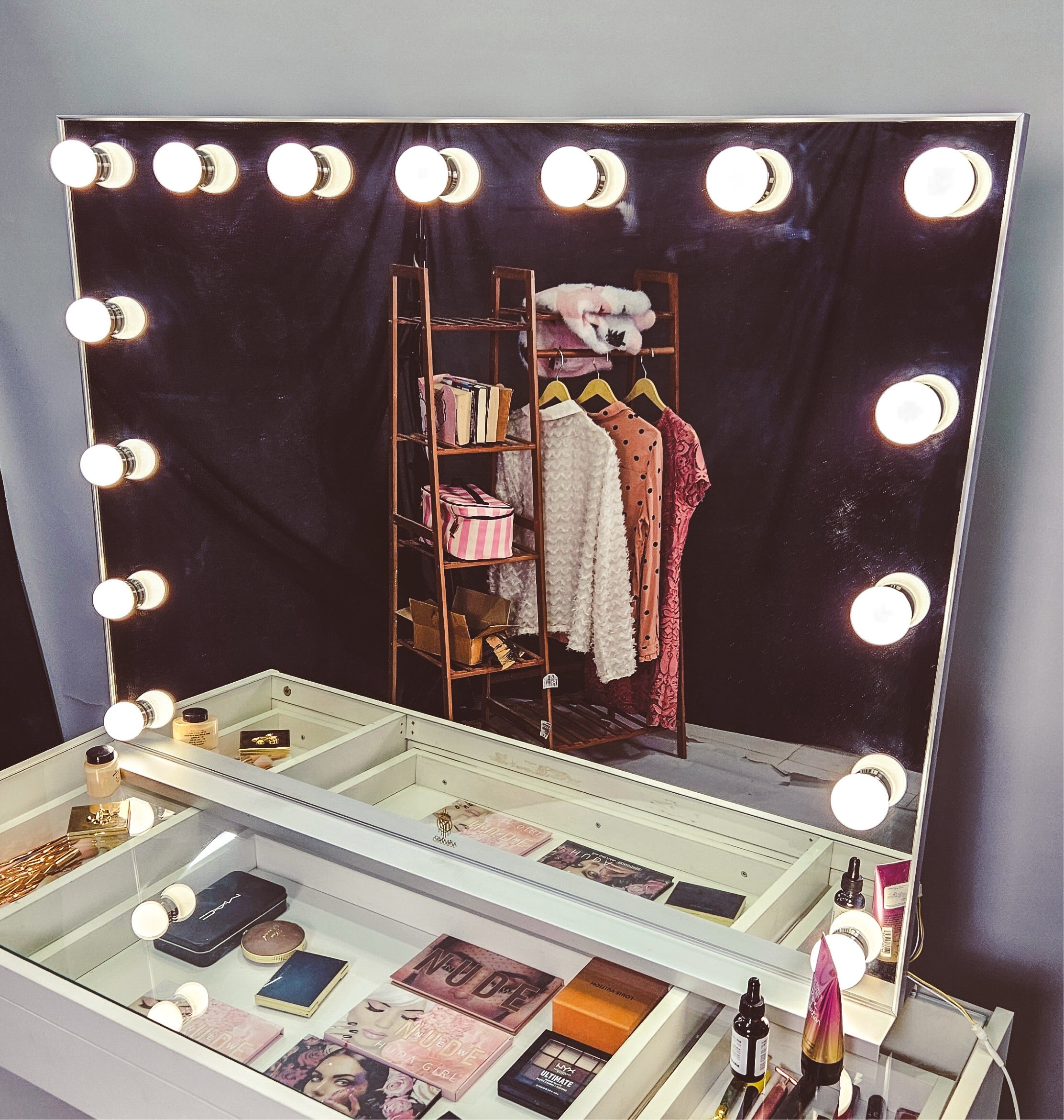 The Makeup Enchantress Mirror | Makeup Mirror with Lights