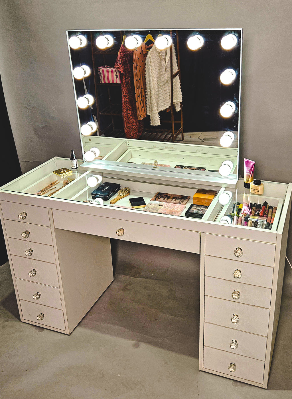 THE MAKEUP MINKA | Hollywood Makeup Mirror