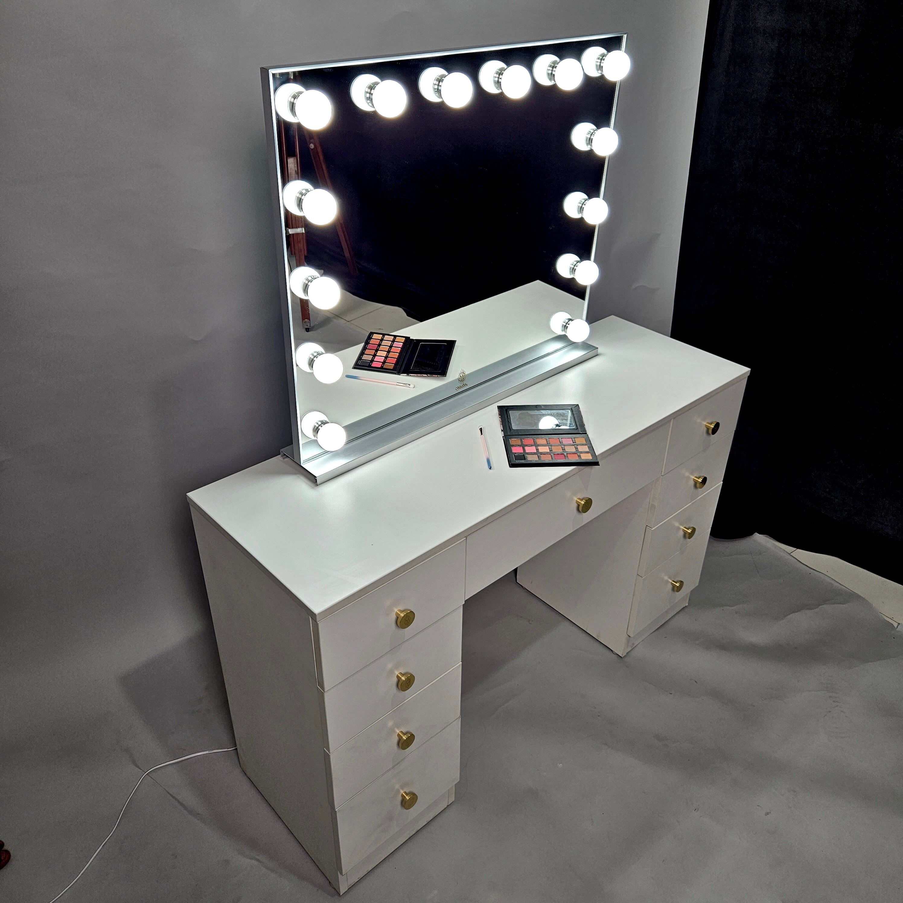The Makeup Paradise | Makeup Vanity Dressing Table