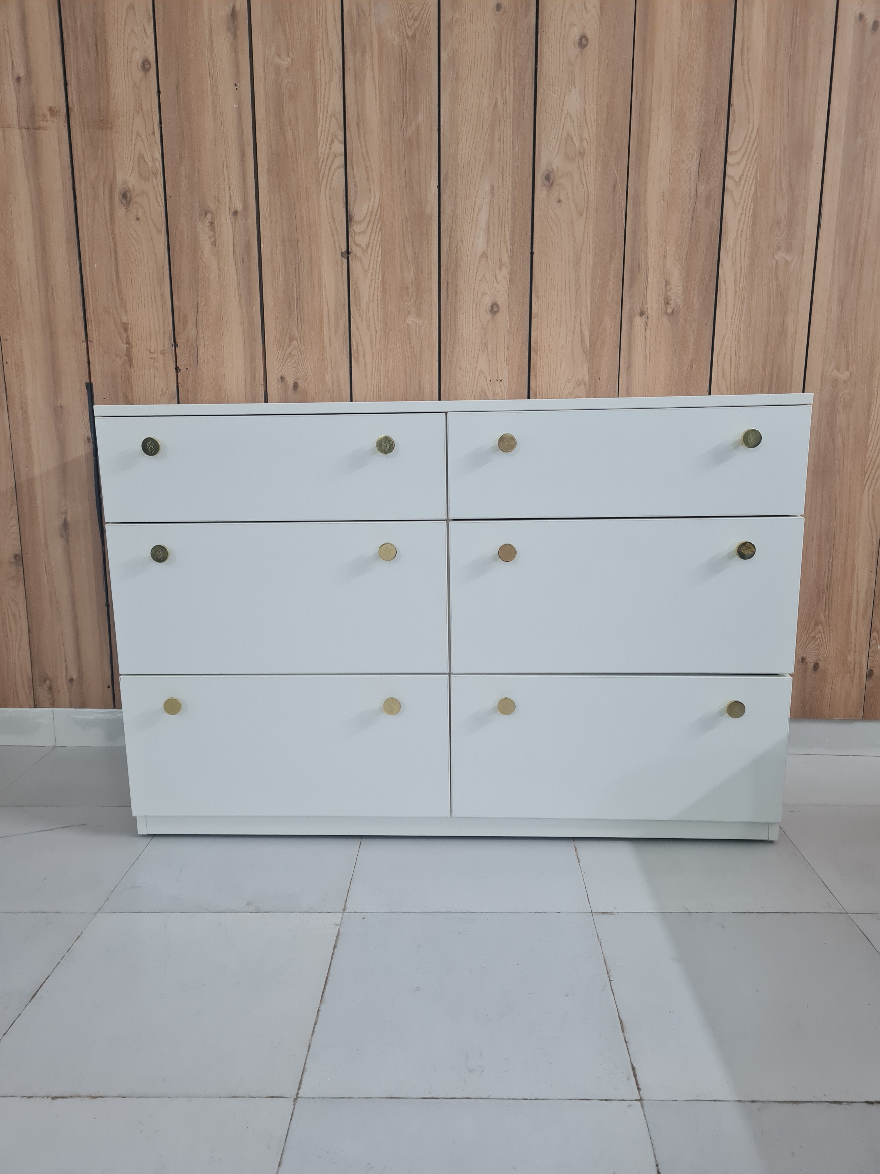 THE WIFEY CHESTER - Omaara