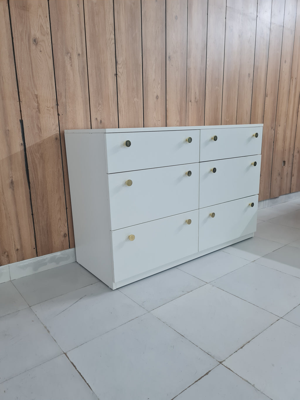 THE WIFEY CHESTER - Omaara