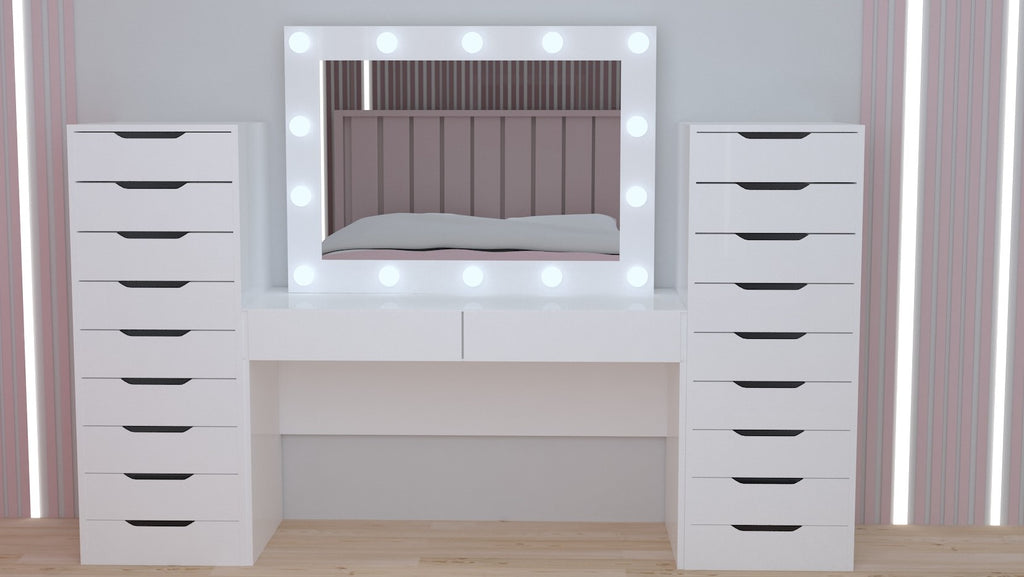 THE MAKEUP CASTLE | MAKEUP VANITY WITH LED LIGHTS - Omaara