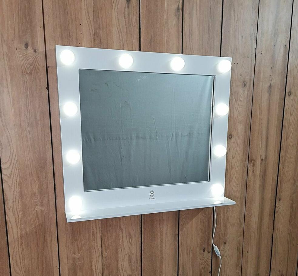 THE MAKEUP SAMURAI | MAKEUP MIRROR WITH LIGHTS - Omaara