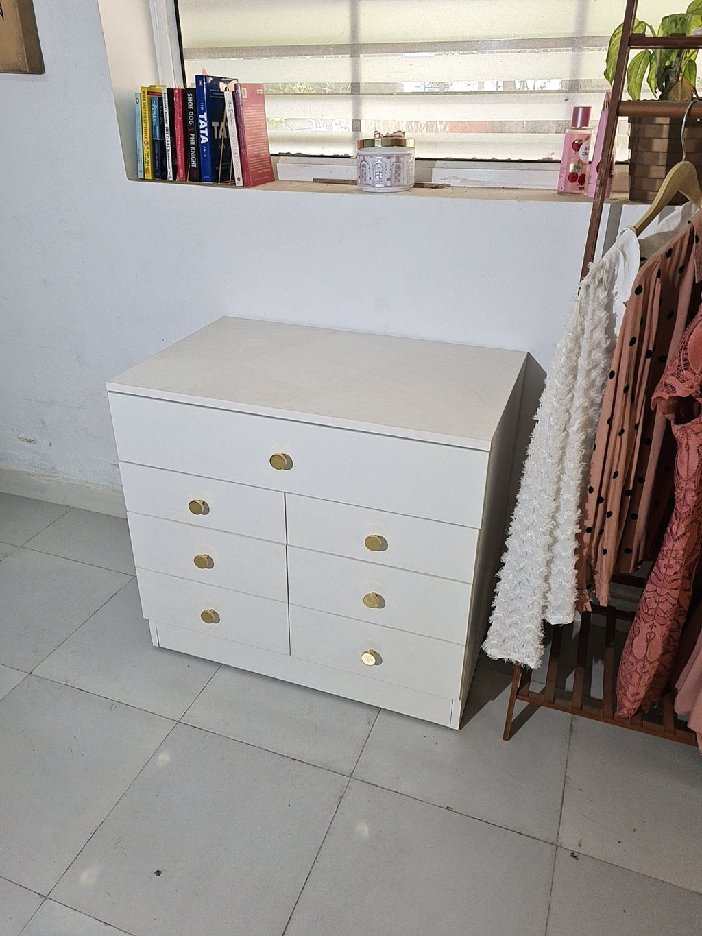 THE PRINCESS TREASURY - Omaara