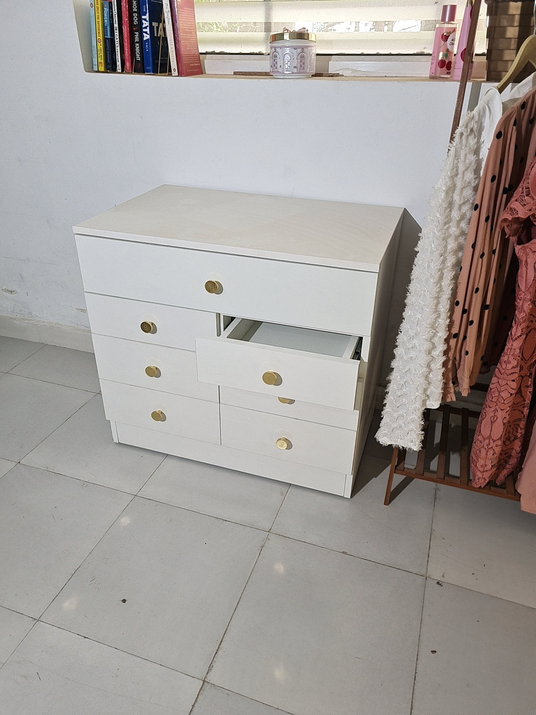 THE PRINCESS TREASURY - Omaara