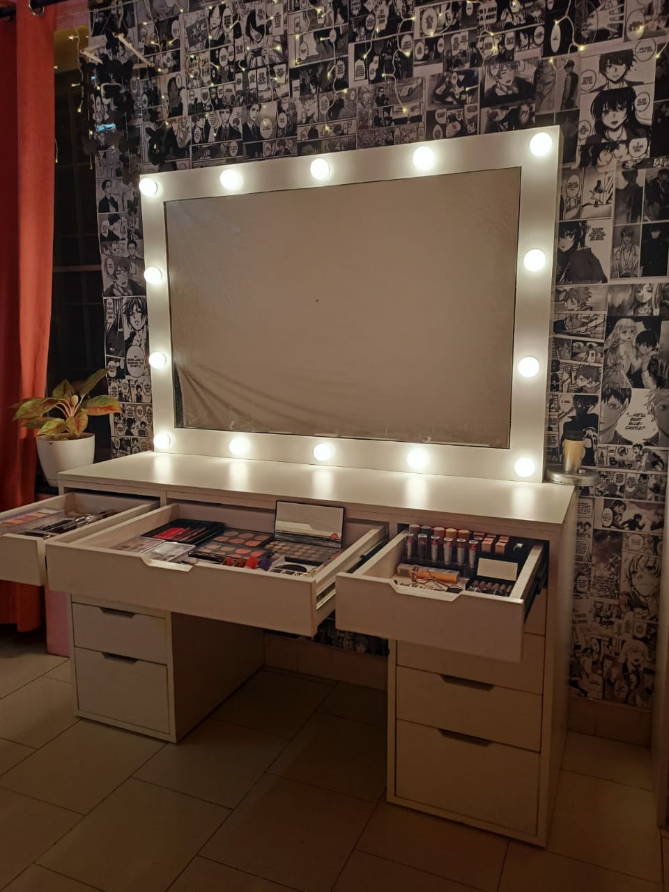 THE MAKEUP FAIRY | MAKEUP VANITY WITH LED LIGHTS - Omaara