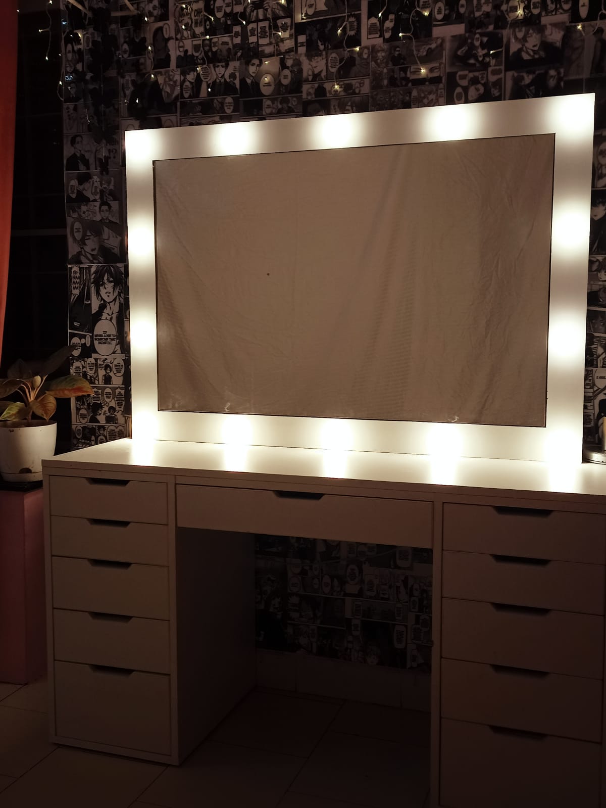 THE MAKEUP FAIRY | MAKEUP VANITY WITH LED LIGHTS - Omaara