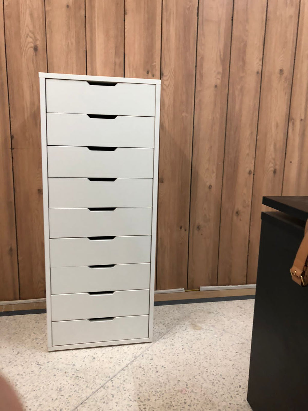 THE MAKEUP VAULT - Omaara