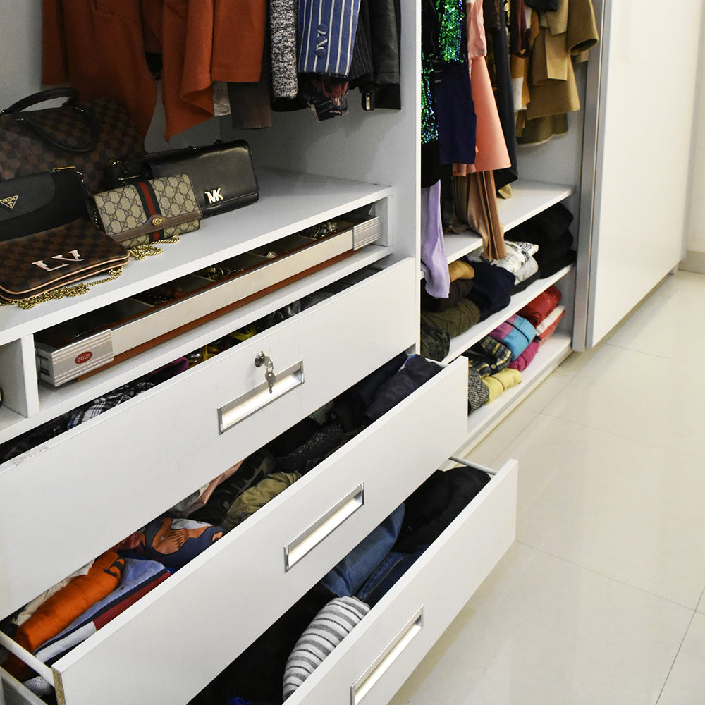 THE HILLS CLOSET | WARDROBE - Omaara