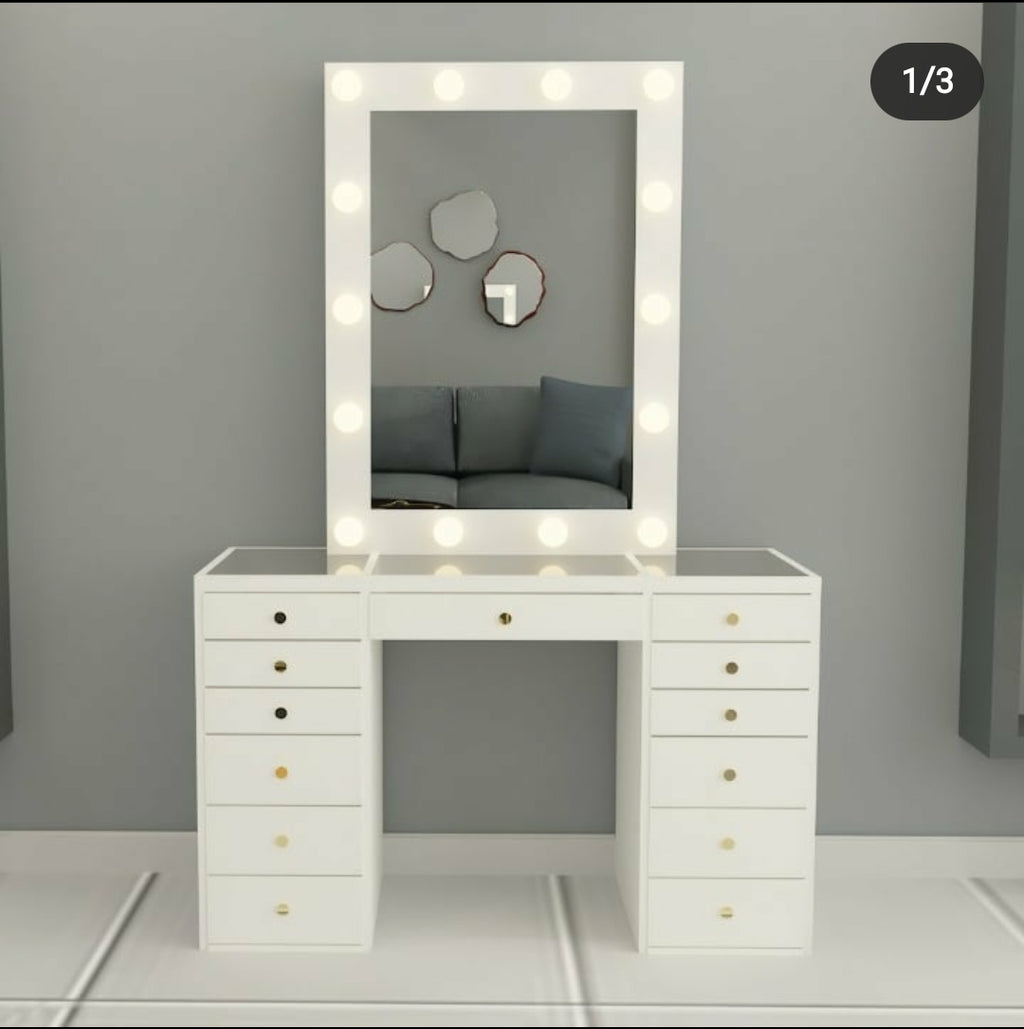 THE MAKEUP SUPERSTAR | MAKEUP VANITY WITH LED LIGHTS - Omaara