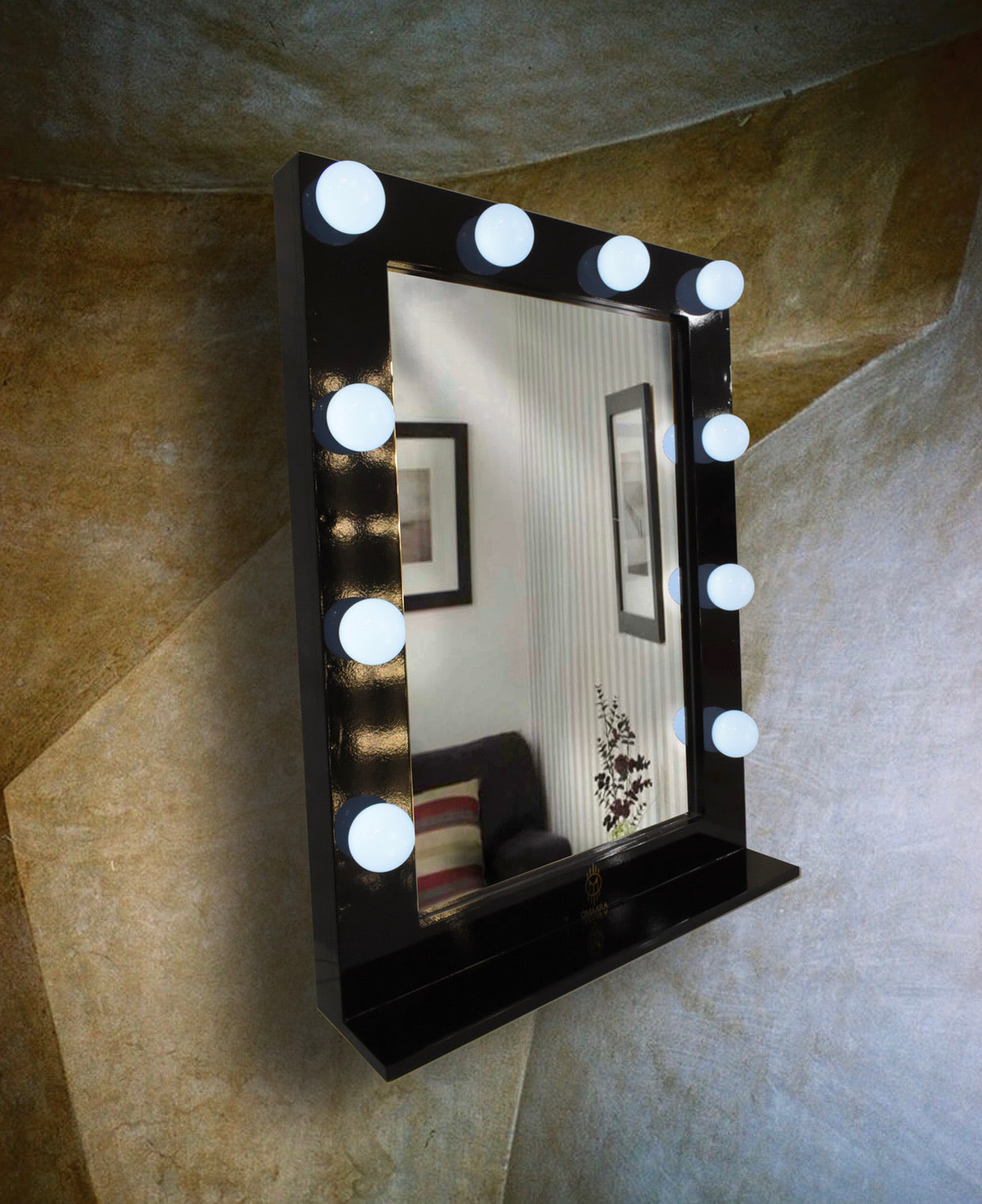 THE MAKEUP NINJA | HOLLYWOOD MIRROR WITH LED LIGHTS - Omaara