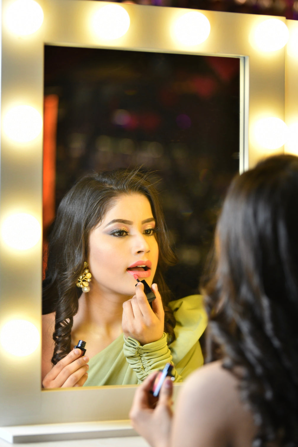 THE MAKEUP NINJA | HOLLYWOOD MIRROR WITH LED LIGHTS - Omaara